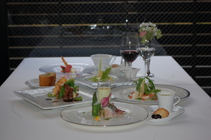 Lunch AM11:30~PM1:30(L.O)
